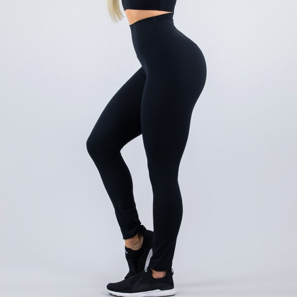 EUC Buffbunny Black Rosa leggings